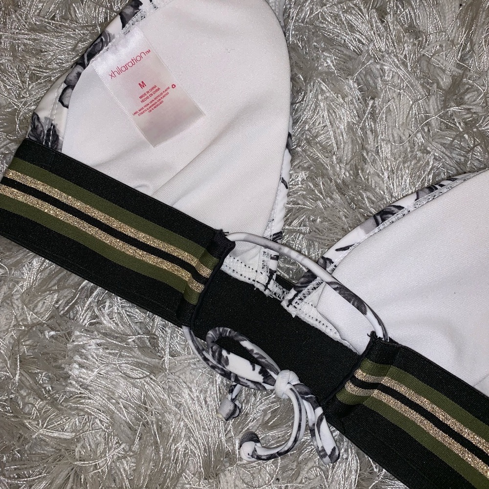 bathing suit - Picture 3 of 5